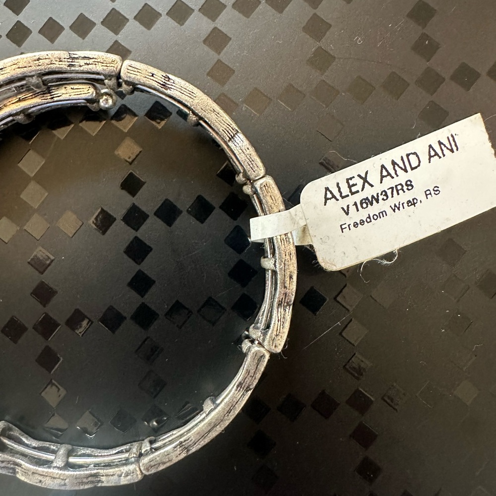 NWT Alex and Ani Freedom wrap in silver - Picture 3 of 4